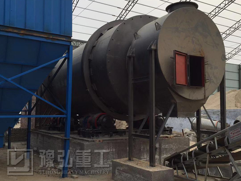 发往尼日利亚三回程烘干机设备装车发货现场