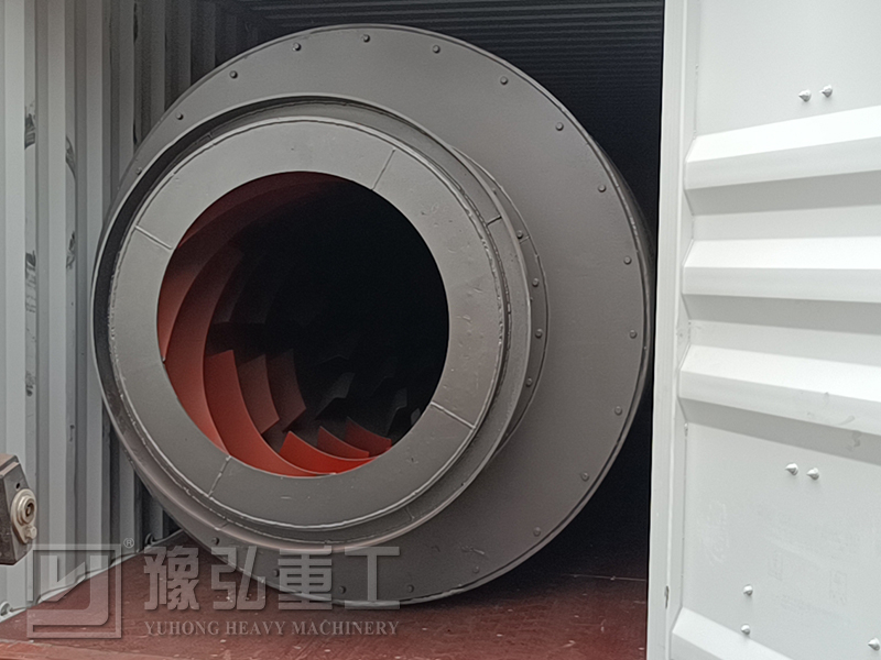 发往印尼三回程烘干机设备装车现场